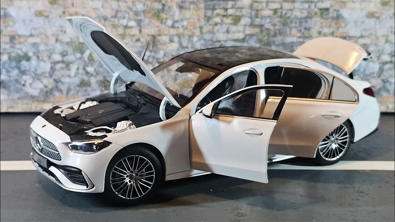 1/18 Mercedes-Benz C-Class. Made by NZG.