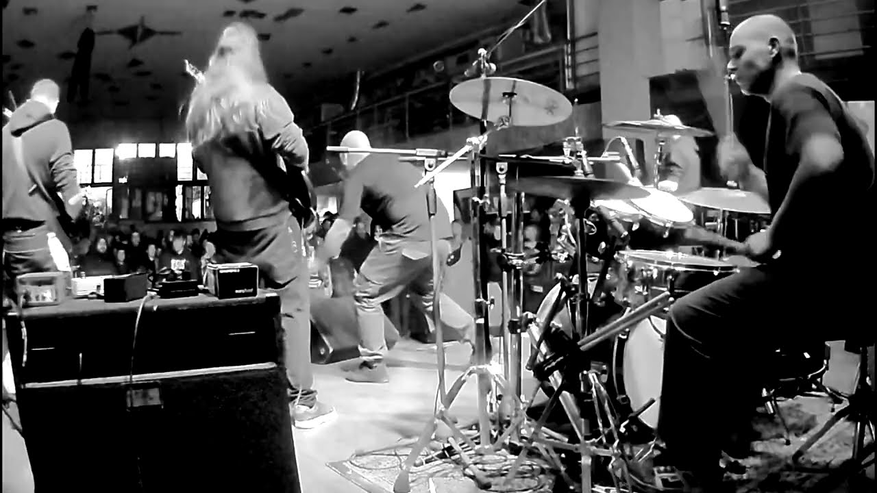 Disurban live at Fix in Art (SixtySix Crew, Punk Fest, 2022).