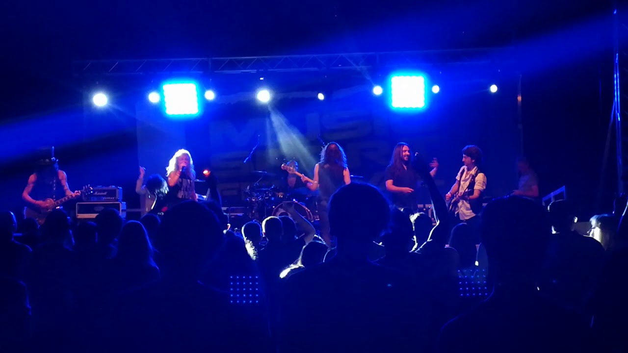 Revolution - Nothing Else Matters  (Guns 'n Roses)