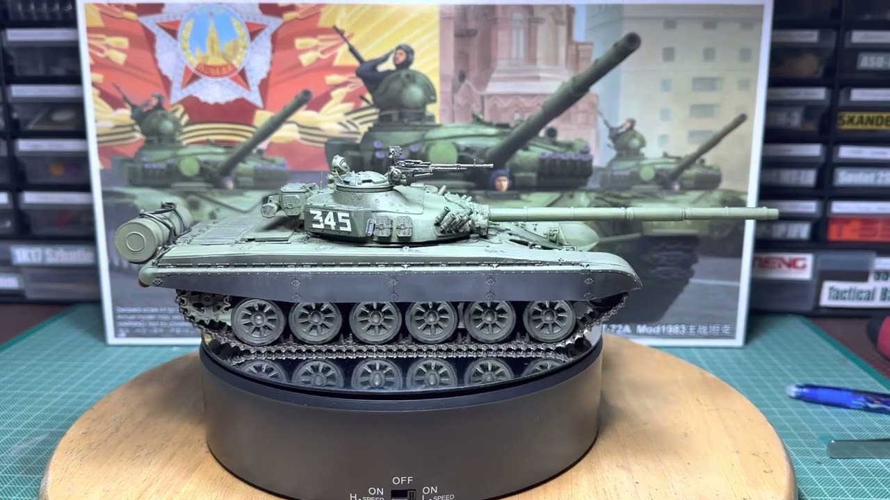 T-72 A Mod 1983 MBT Trumpeter 1/35
