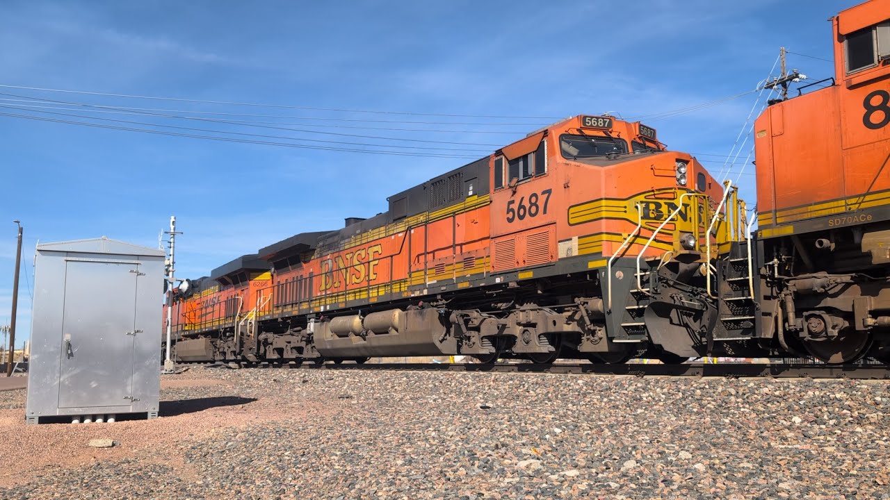 BNSF 9203 leads a NB mega TGNX coal with three AC44CWs!!!
