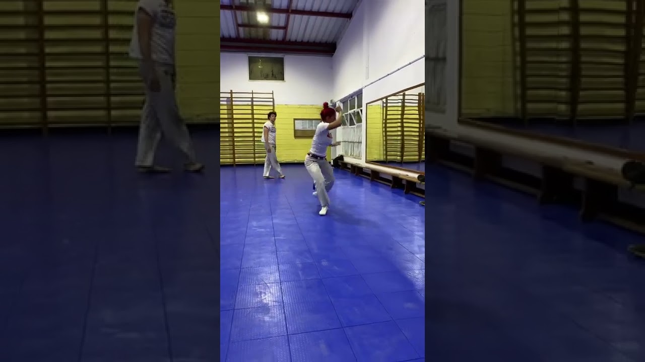 Sequ&ecirc;ncia de Capoeira iniciante/interm&eacute;dio