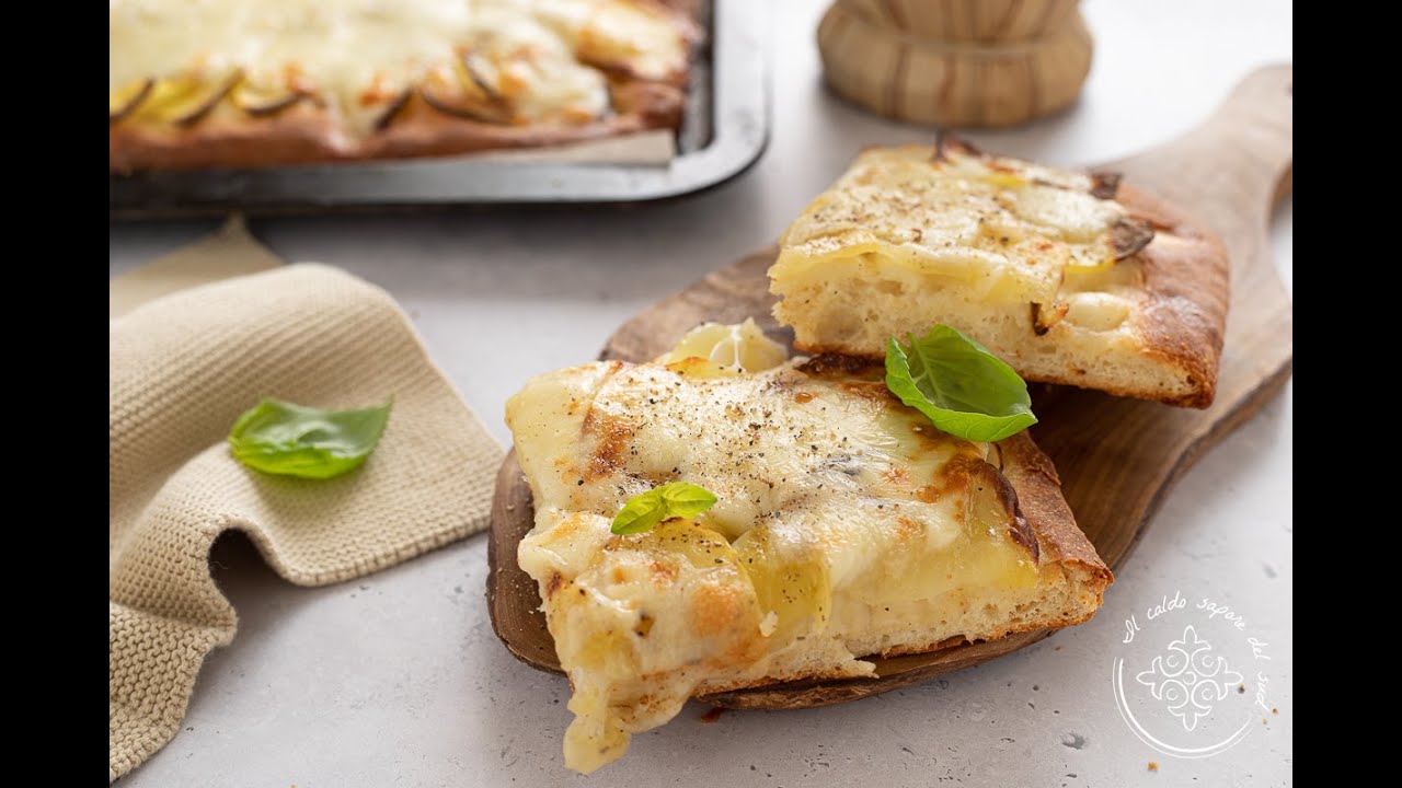 Pizza con patate e mozzarella