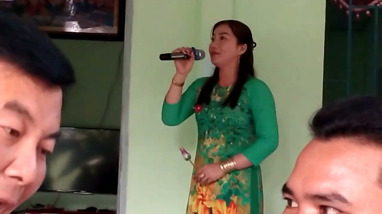 Bạn gái cà mau hát nhạc cover