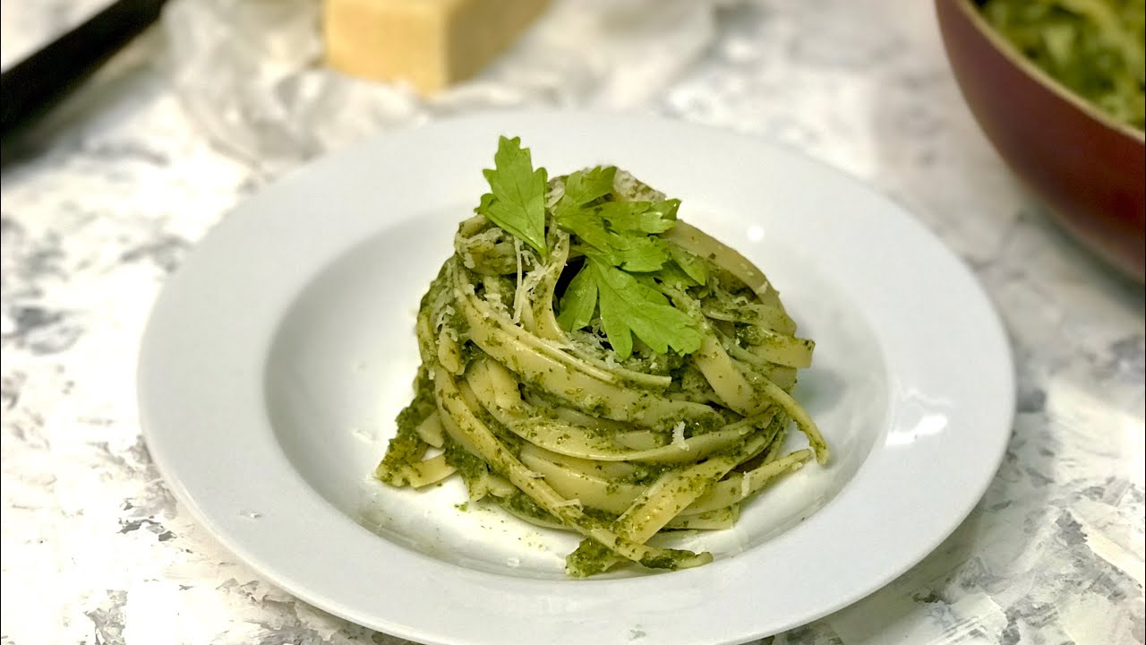 فوتشيني بصلصة السبانخ - Fettuccine With Spinach Sauce
