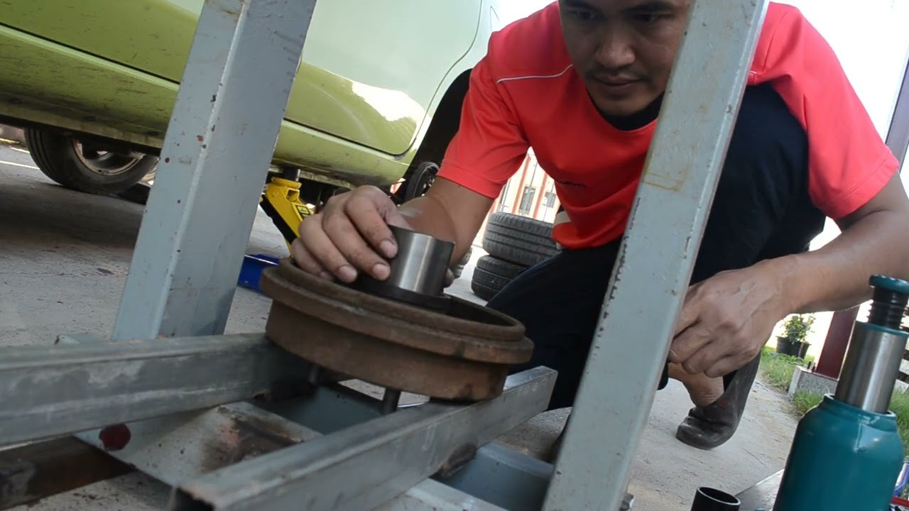 Nissan March เปลี่ยนลูกปืนล้อหลัง|| DIY replace rear wheel rearing