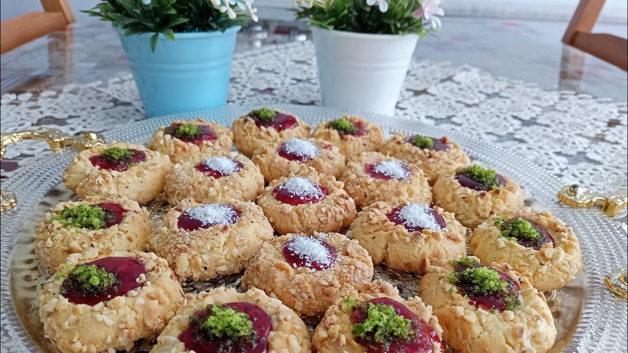 Marmelatlı Kurabiye Tarifi / Pastane Usulü Marmelatlı Fındıklı Kurabiye Nasıl Yapılır ?