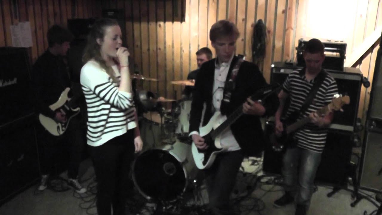 Kate Bush - Wuthering Heights | Cover by AxLand