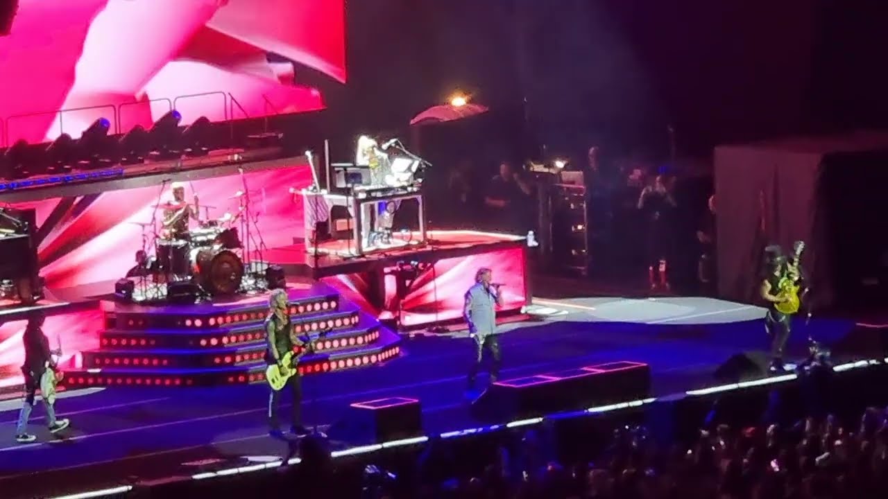Guns N' Roses - Don't Cry, Abu Dhabi 2023