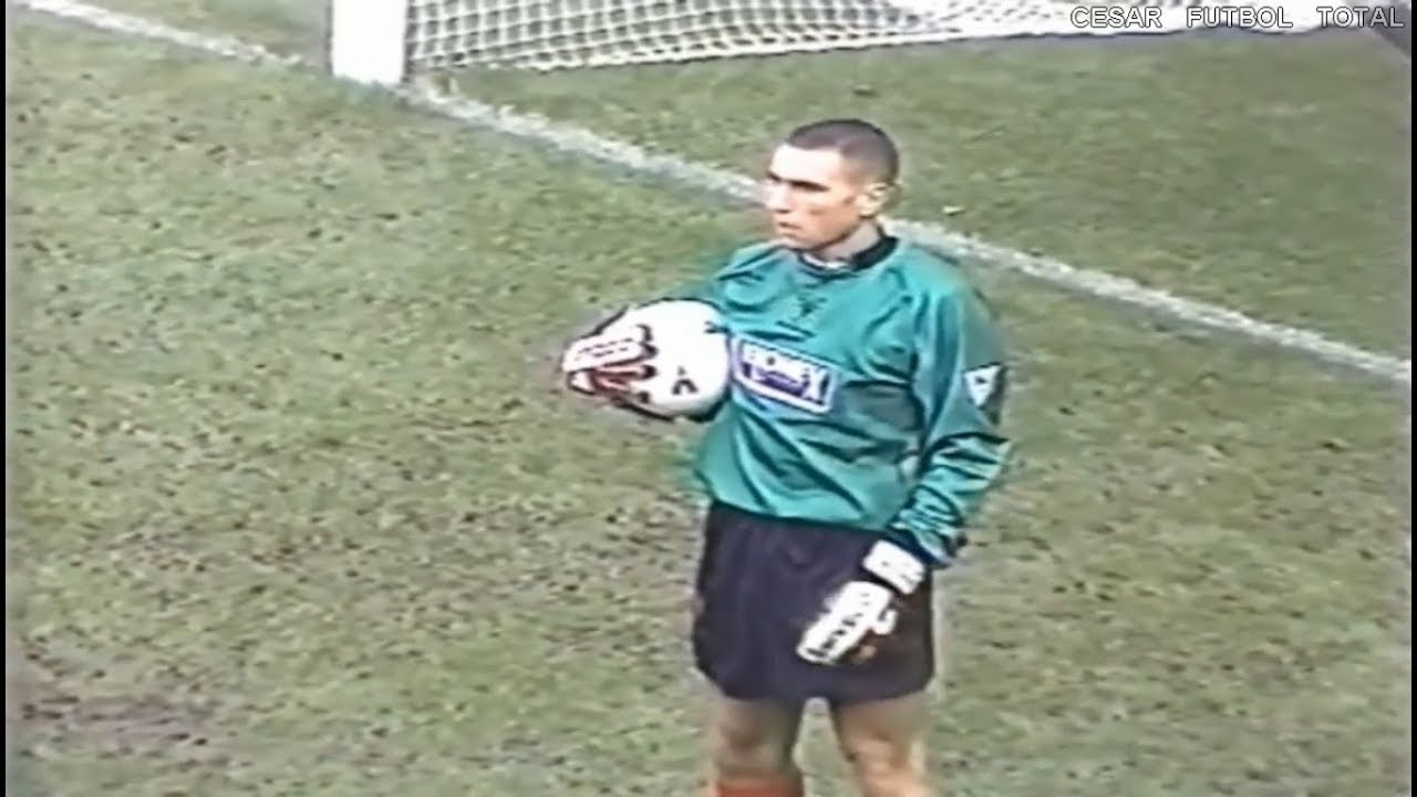 Vinnie Jones jugando como Portero vs Newcastle -  21/10/1995