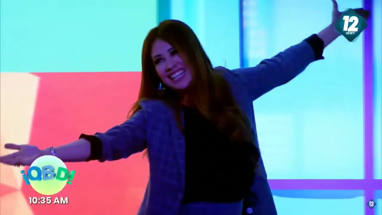 VERÓNICA CARRILLO pull up her black thigh high boots