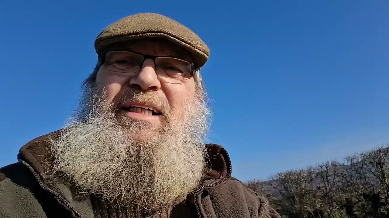 Привет! В городе появился незнакомец, и ему стало намного лучше!