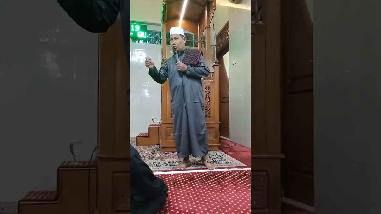 Tausyiah agama shalat tarawih Masjid Al-Abror malam ke-28 oleh Ust. Muhadi