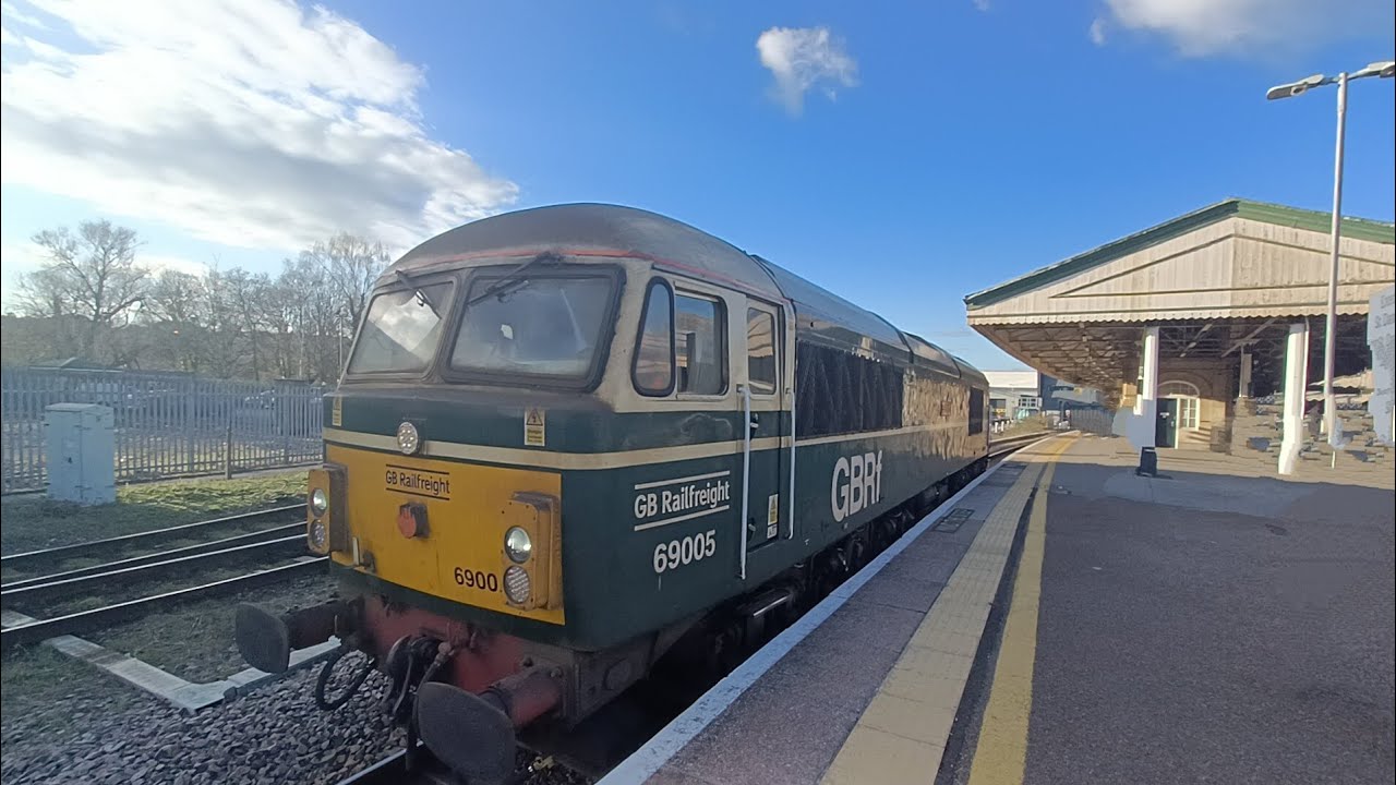 Trains at Exeter St Davids 13/03/25
