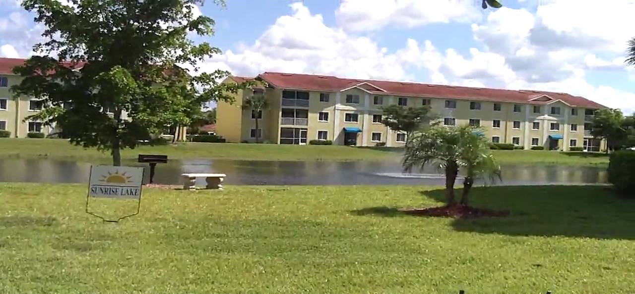 Naples Florida Condo Foreclosures.Key Royal.