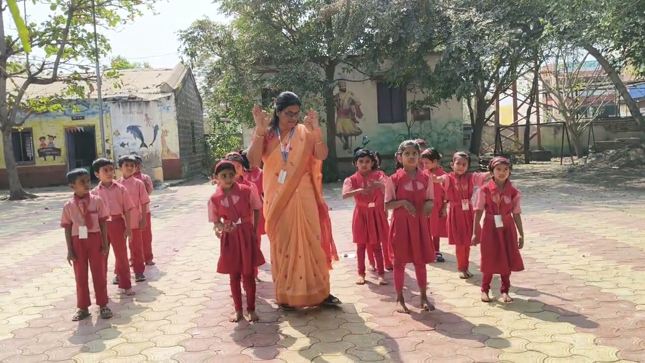 आनंददायी गीत/चांदोमामा घर तुझे लांब लांब /प्राथमिक शाळा साक्षाळ पिंप्री