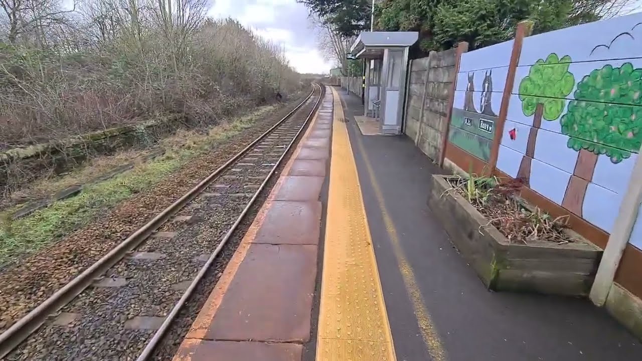 MOSS SIDE (LANCASHIRE) TRAIN PLATFORM VLOG 