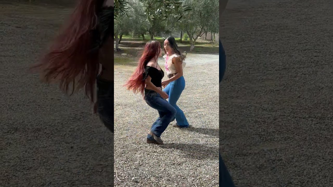 Woow pero que bonito bailan arriba sola de Vega Oaxaca #oaxaca #chilenas #huapangos #guerrero