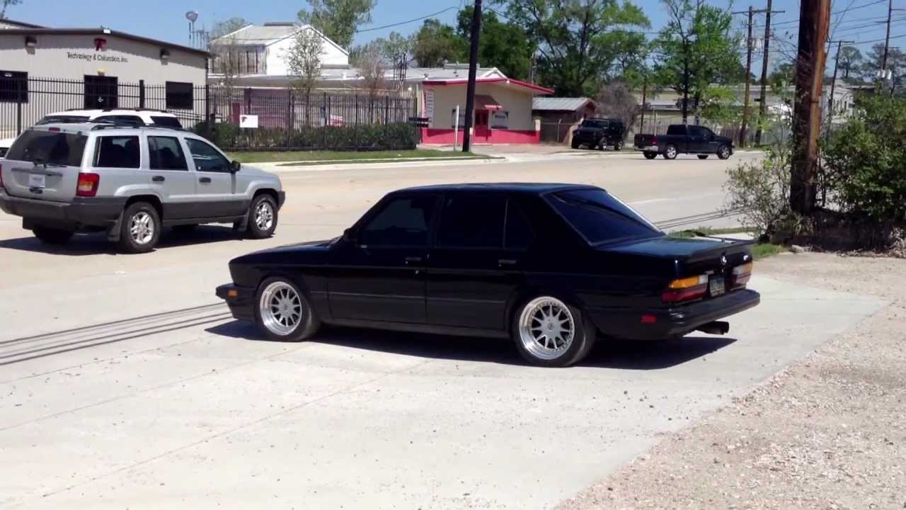 BMW E28 M5 Black/Black