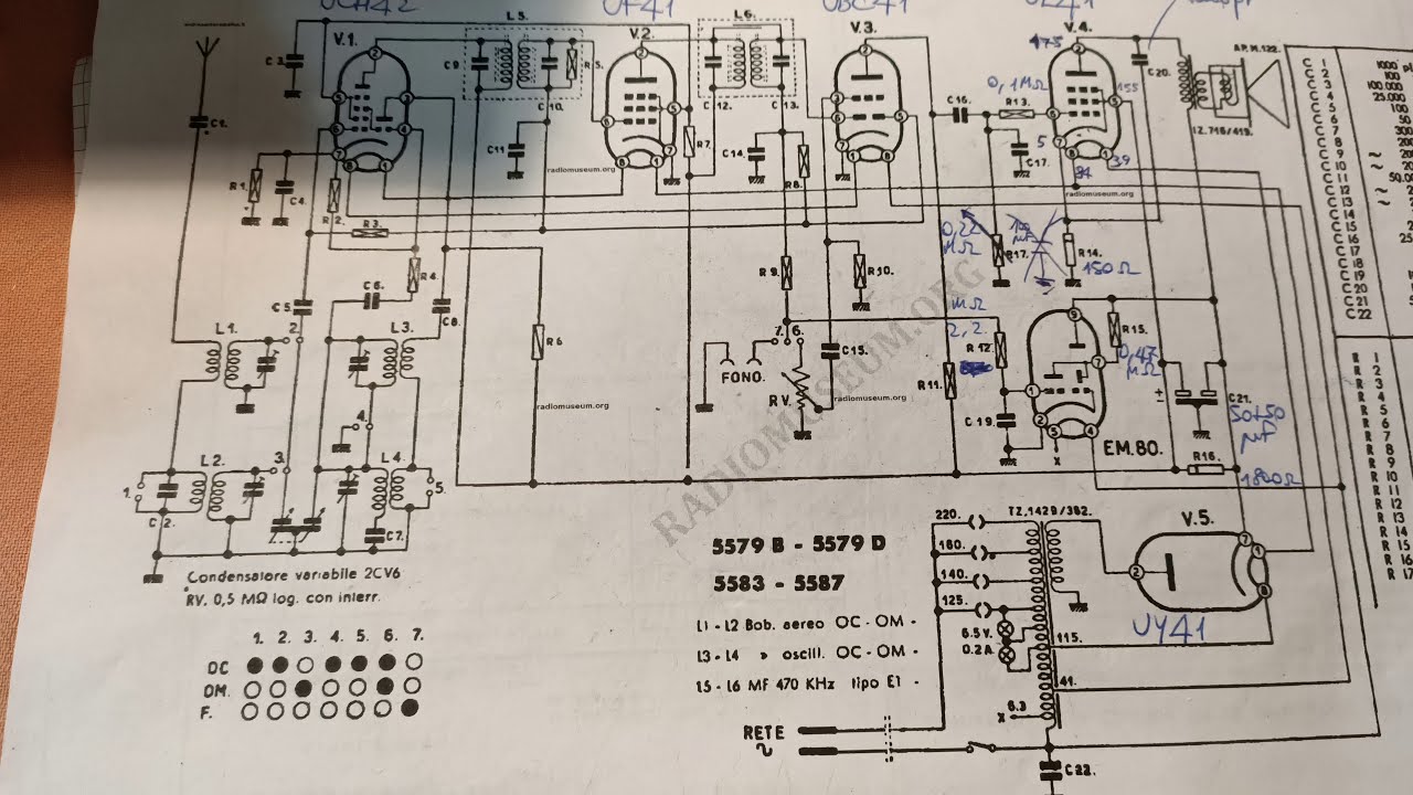 Phonola 5583 del 1955-56 riparazione in corso