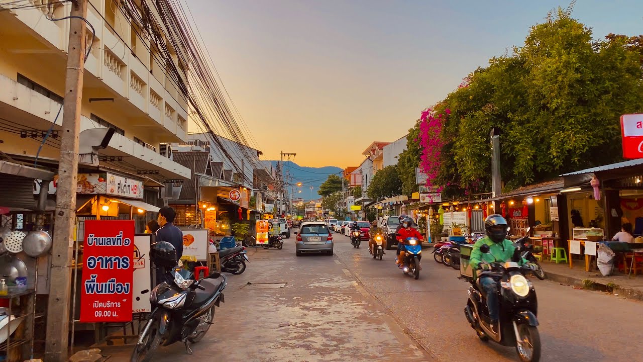 【4K】Chiang Mai Si Phum at Evening - Thailand 🇹🇭- 4K 60fps