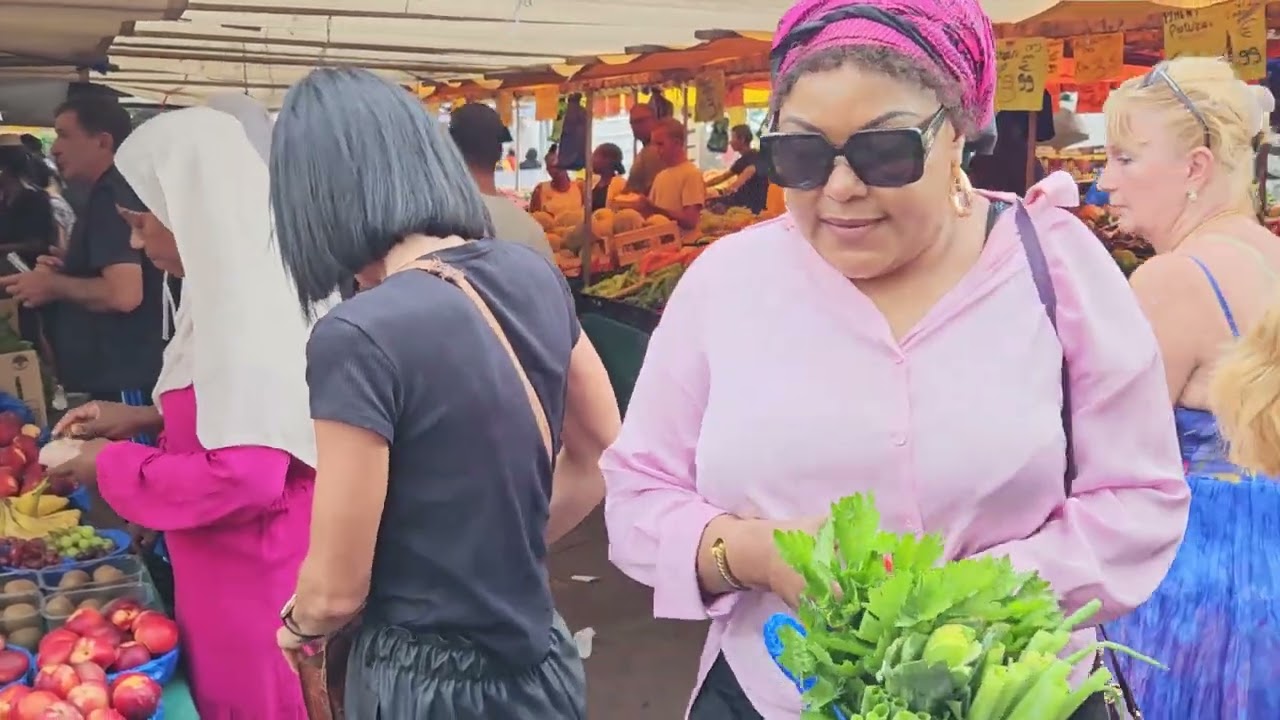 Maman Elyane Nitu Lelo Na Wenze, Marché  Ya Noisiel  Ezalaki Matata