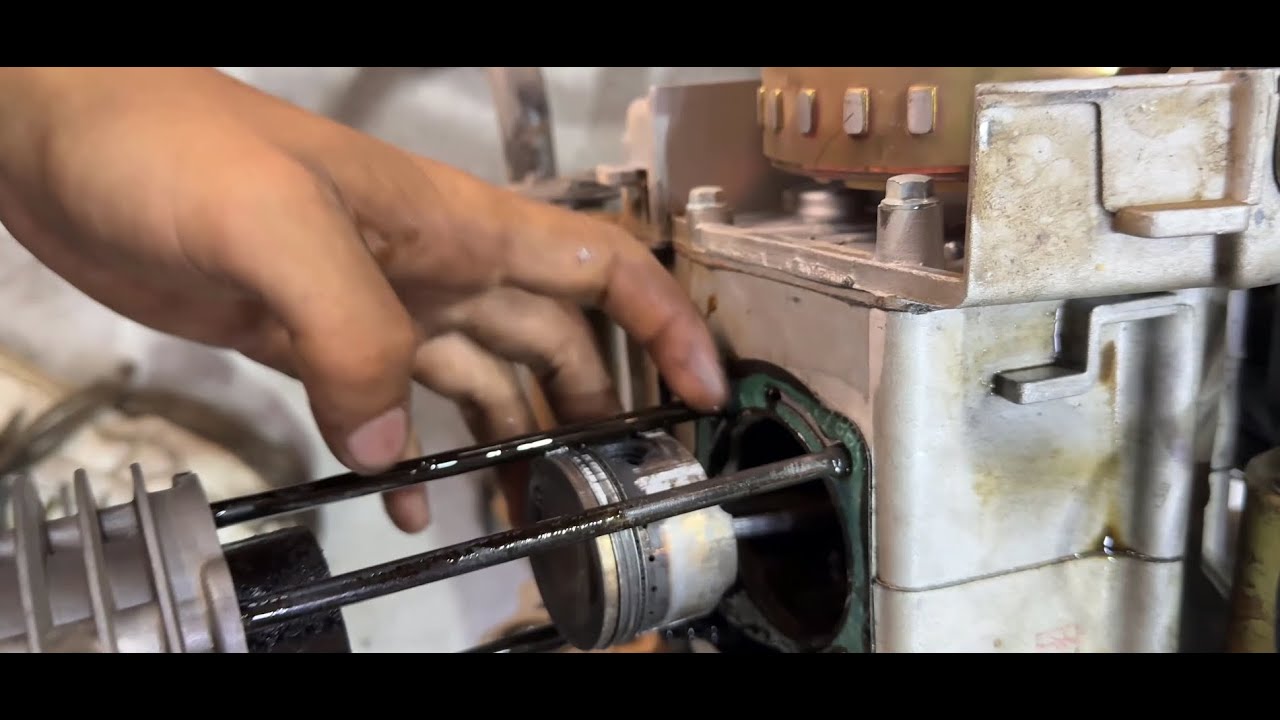 (YAĞ SAVAŞLARI PART 10) MOTUL VS BRAVA YARIŞ SONRASI ÇIKAN YAĞLAR VE SİLİNDİR PİSTONLARIN DURUMU