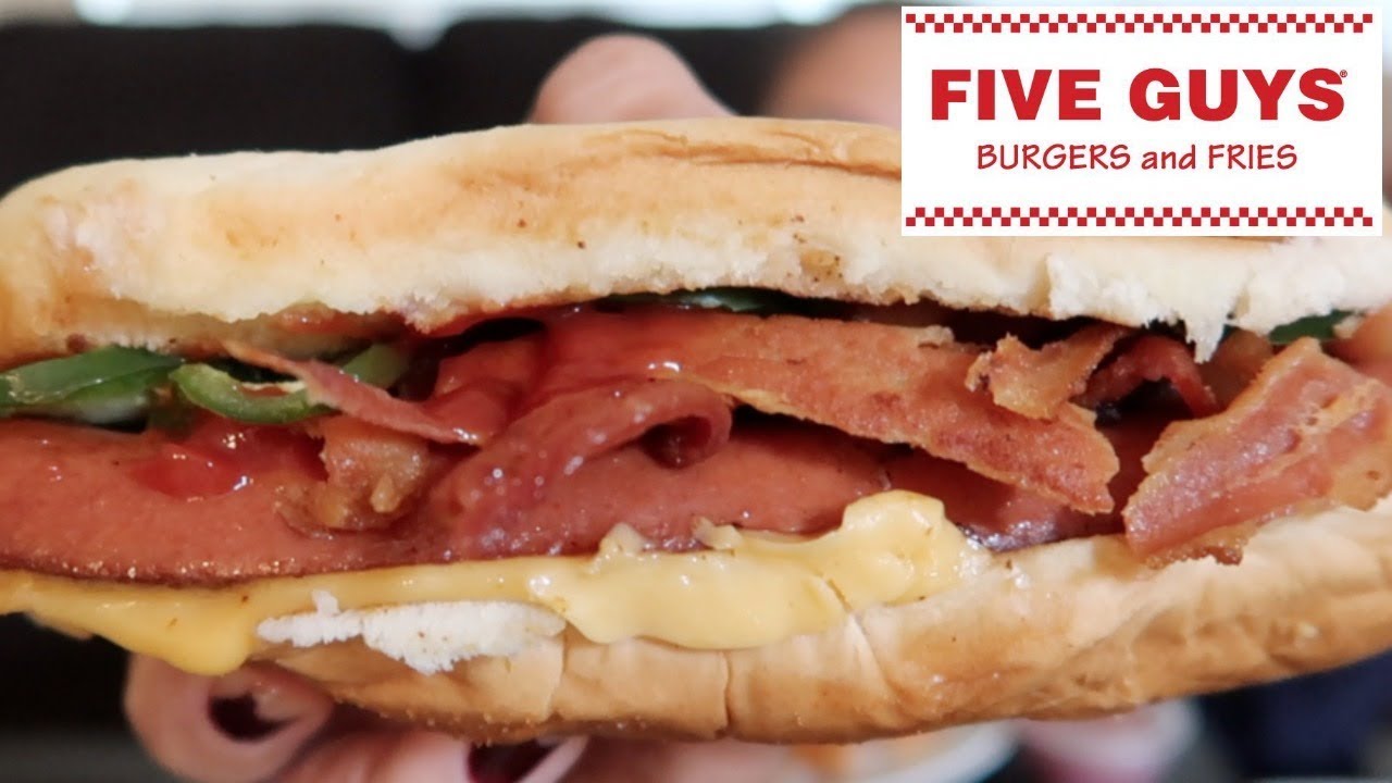 FIVE GUYS | ОСТРЫЙ ХОТ-ДОГ С БЕКОНОМ И СЫРОМ + КАРТОФЕЛЬ ФРИ ПО-КАДЖУНСКИ | MUKBANG (ШОУ С ПОЕДАН...