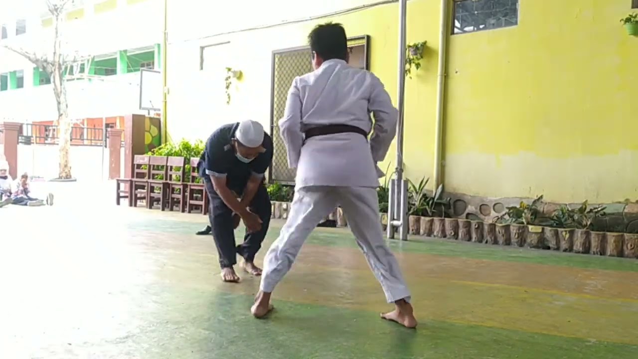 Jum'at Seni SDIT Anak Sholeh Mandiri - Guru dan Siswa (TARI WONDERLAND)