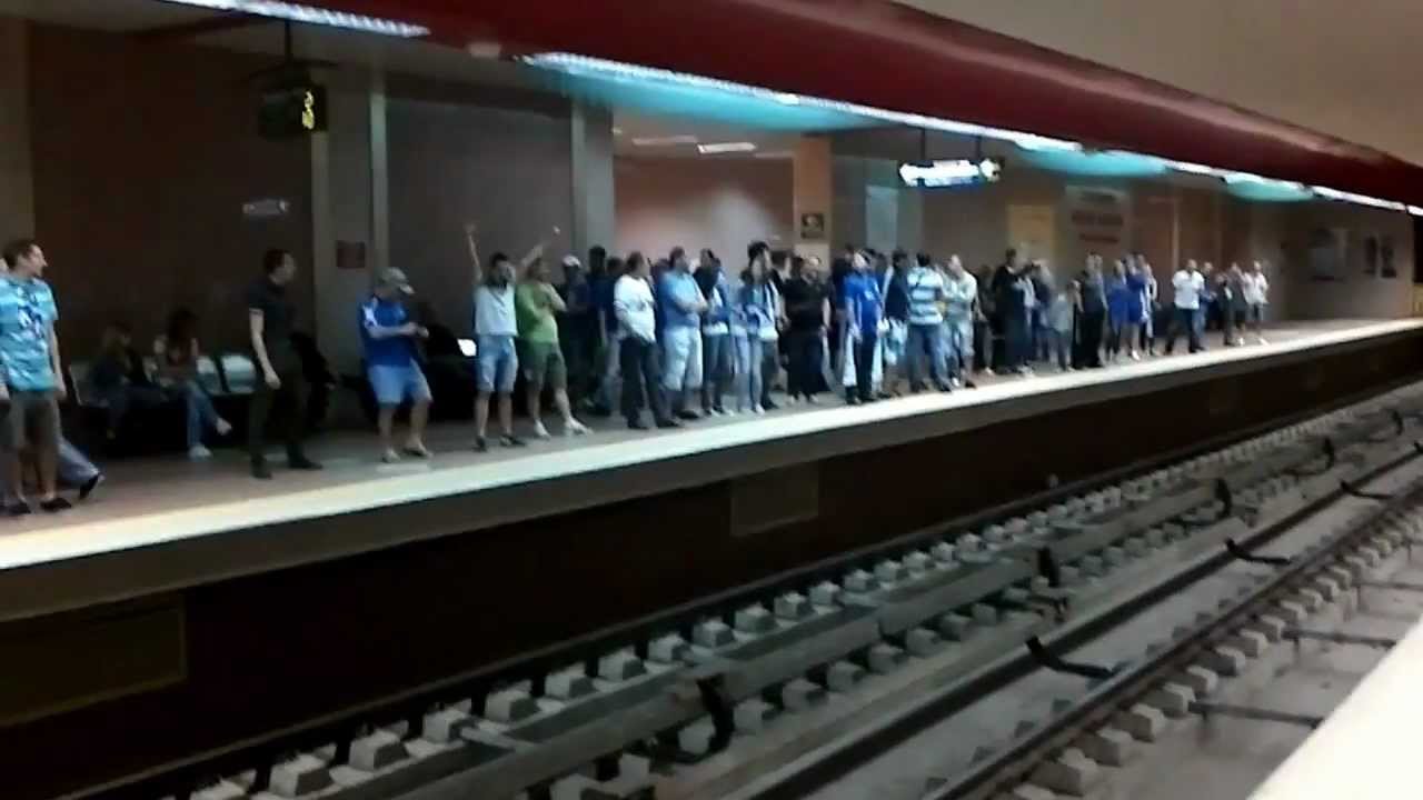 Levski Sofia fans -Фенове на Левски в метрото [HD]