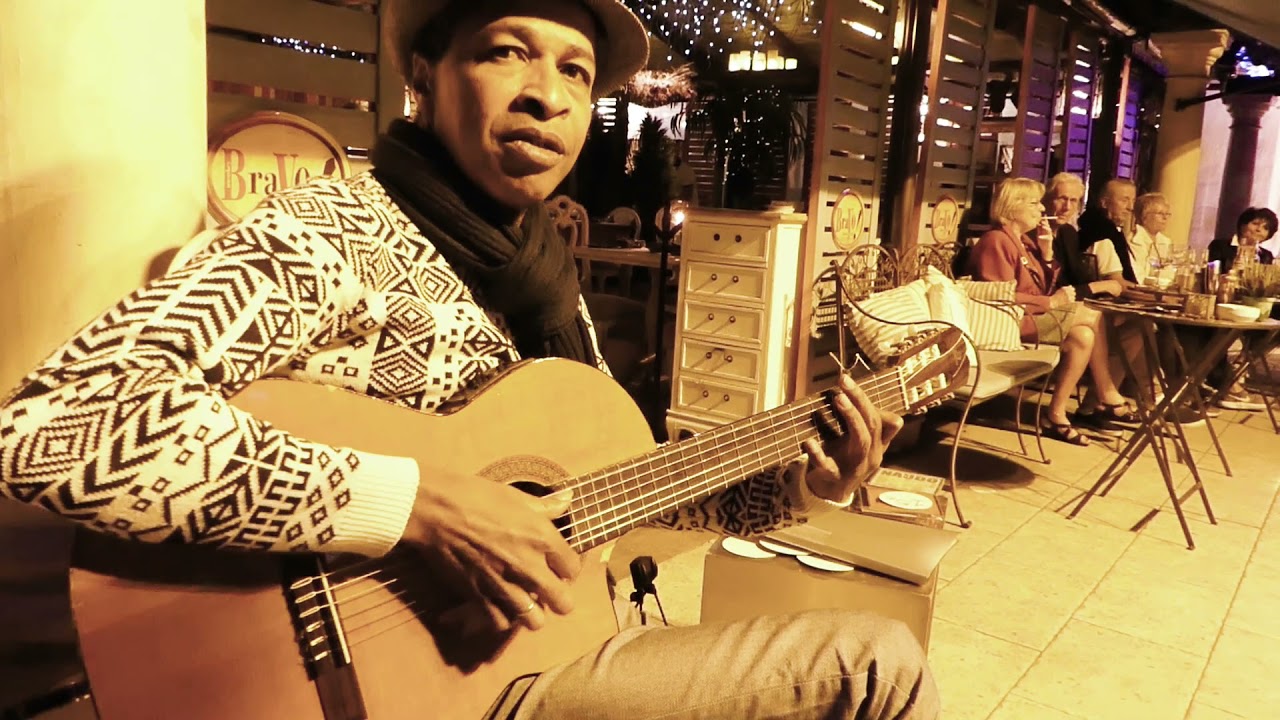 Mambo number five  (Naudo live cover)