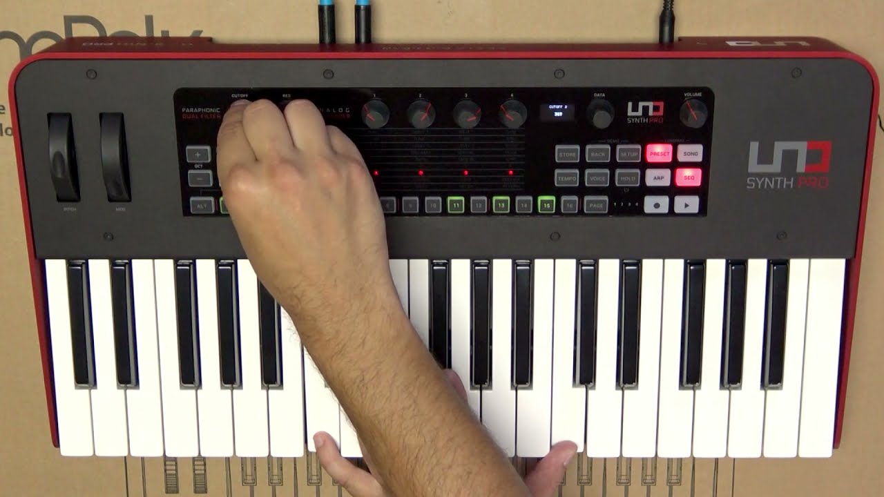 IK Multimedia Uno Synth PRO - Factory Presets Demo (sounds only)