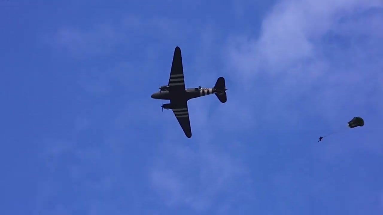 Victory Show 2023: Dakota Parachute Drop