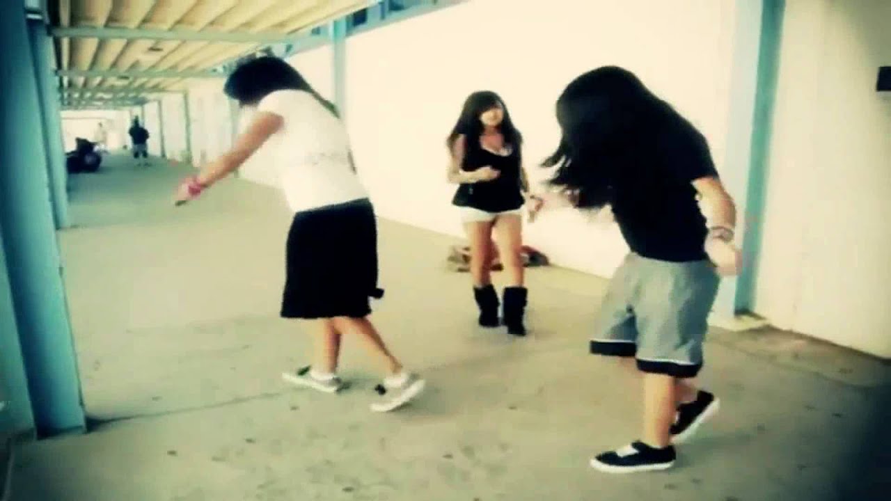 Chicas Shuffle En La Escuela - Shuffle at School Girls
