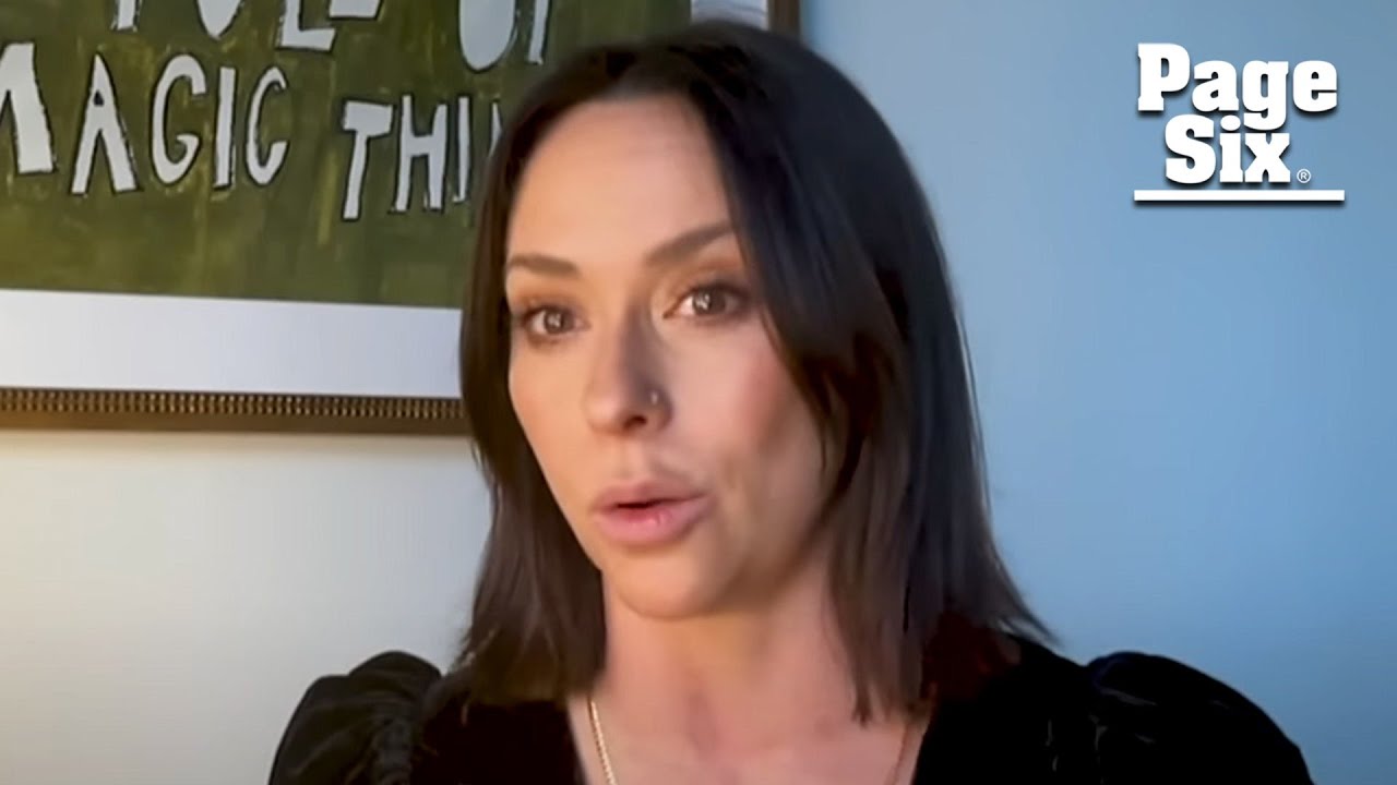 Jennifer Love Hewitt reflects on ‘grown men’ joking about her boobs when she was 16