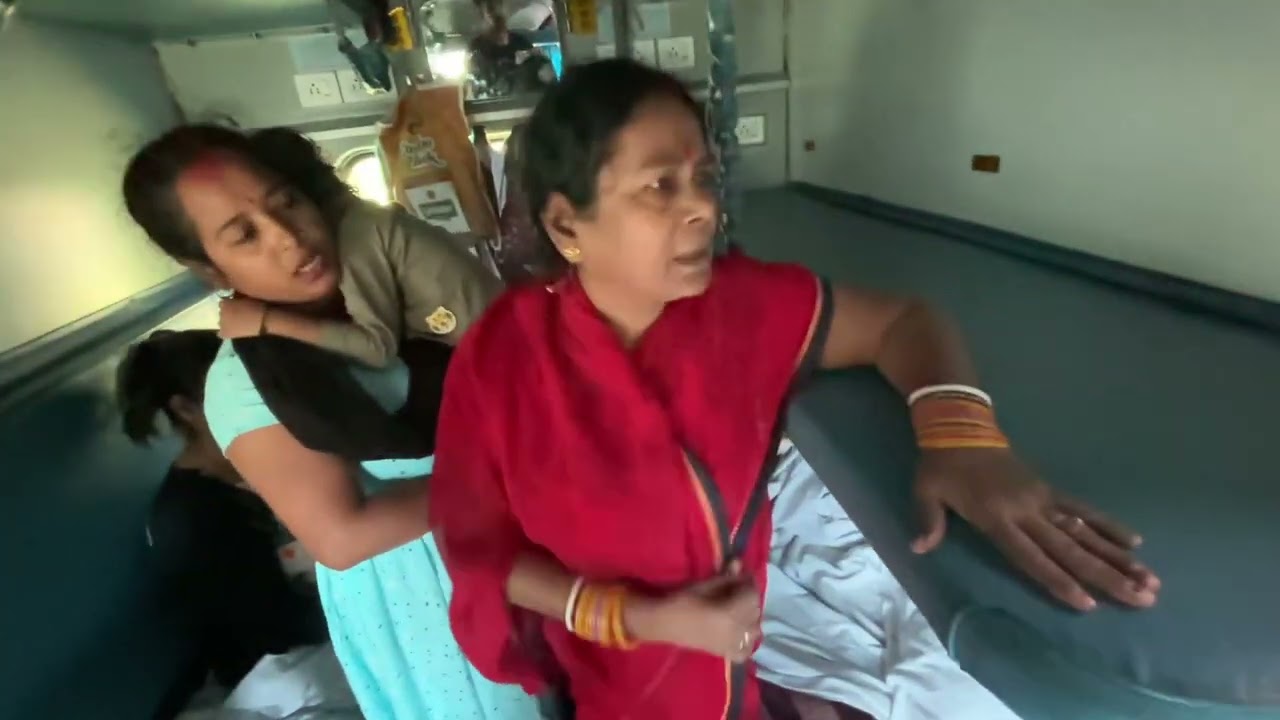 Train me hua seat ko leke fight ￼🤬😤 // Dibrugarh to LTT