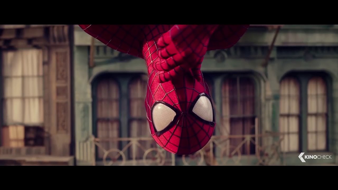 Spiderman dancing in despacito