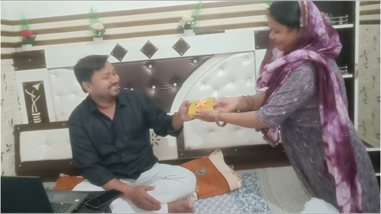 PatiDev G Ke Liye Gift 🎁 Aandhi Tej Barish Ne Daraya – Amit Pal Family – Radhe Radhe