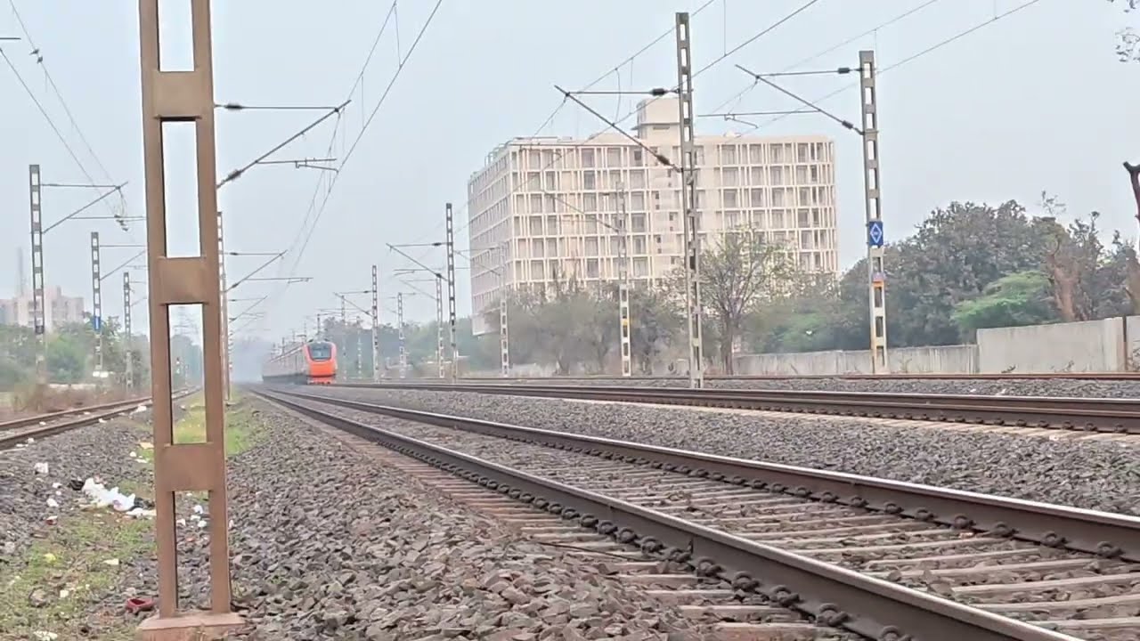  ભારતની સૌથી ઝડપી ટ્રેન 🚆 | Speed જોઈને તમે ચોંકી જશો!#indianrailways 