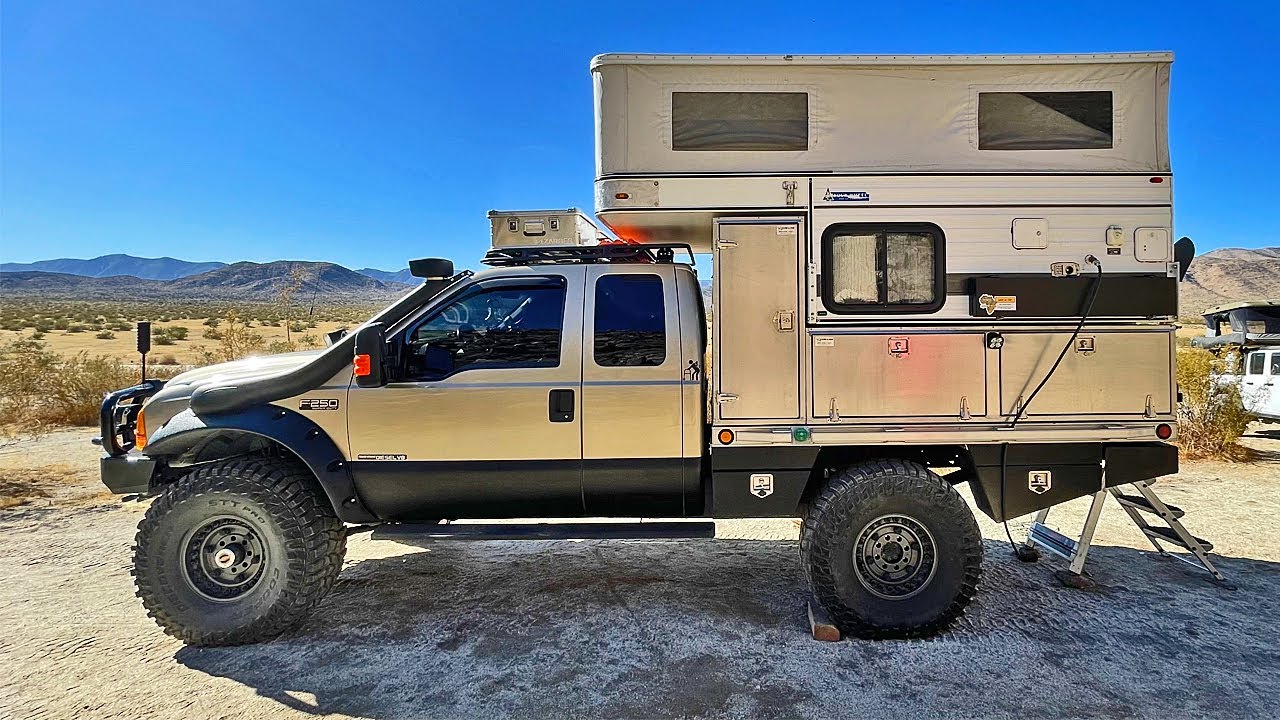Кемпер-грузовик с плоской платформой F-250 MONSTER 4x4 Джона Бертта на 40-метровой платформе — вн...