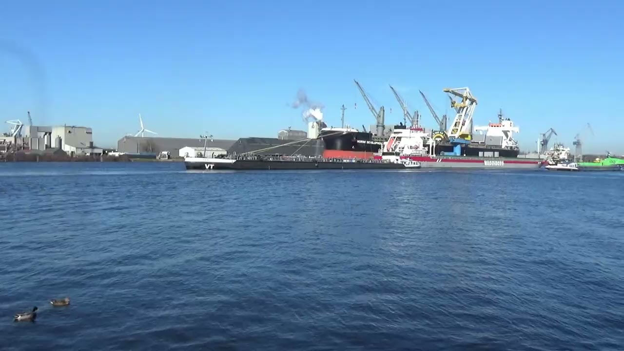 Binnenvaartschip Zijpe en Binnenvaartschip Veere