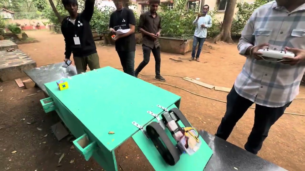 Roborace match (Monster Arena) VJTI mumbai 2 round qualify and complete Arena ￼# brrobotics