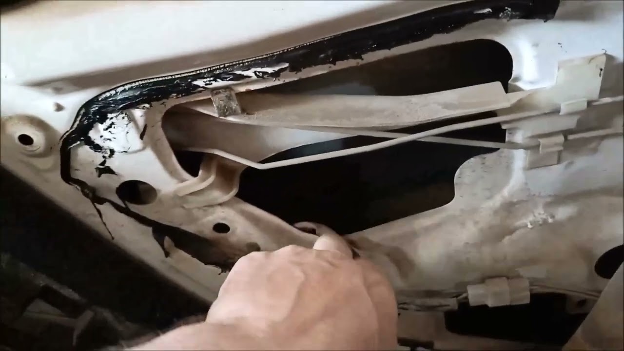 Mazda 626- заклинило заднюю пассажирскую дверь