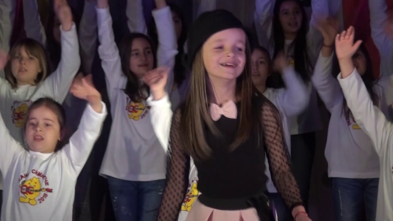 ЕСЕН - Мелани Стојановска