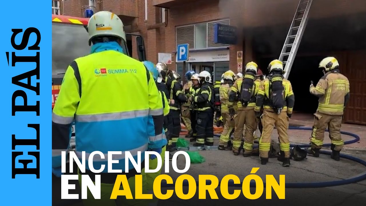 MADRID | Dos bomberos mueren en un incendio en Alcorcón | EL PAÍS