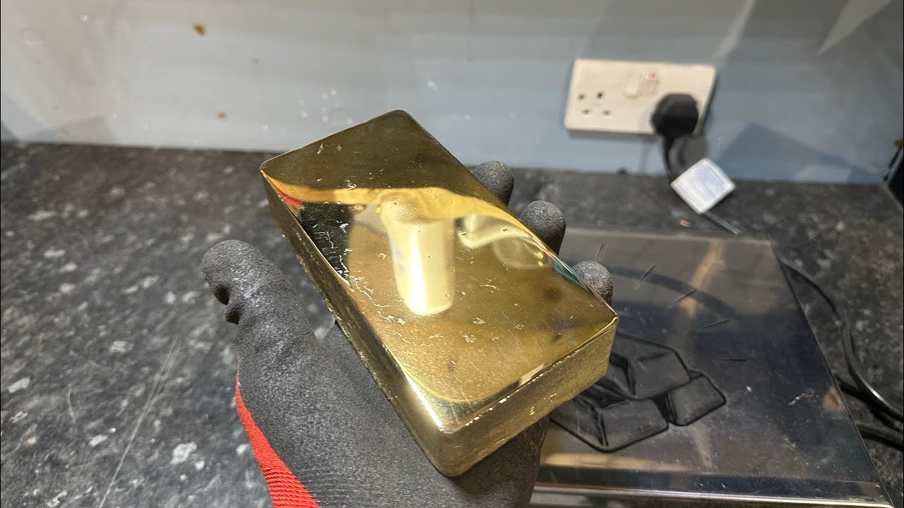 Making aluminium bronze at home - melting copper and aluminium together