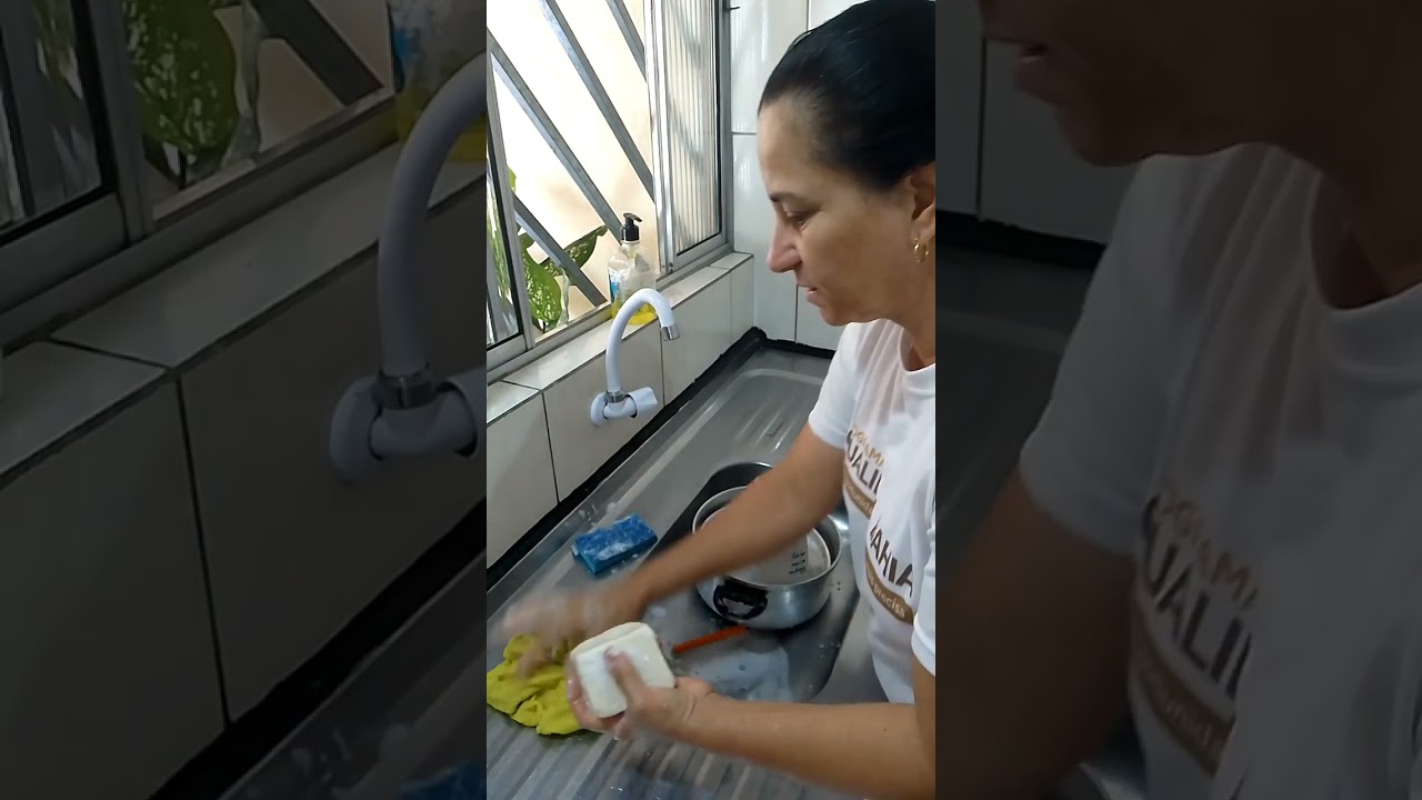 testando o sabão que recomperei sabão de soda caseiro