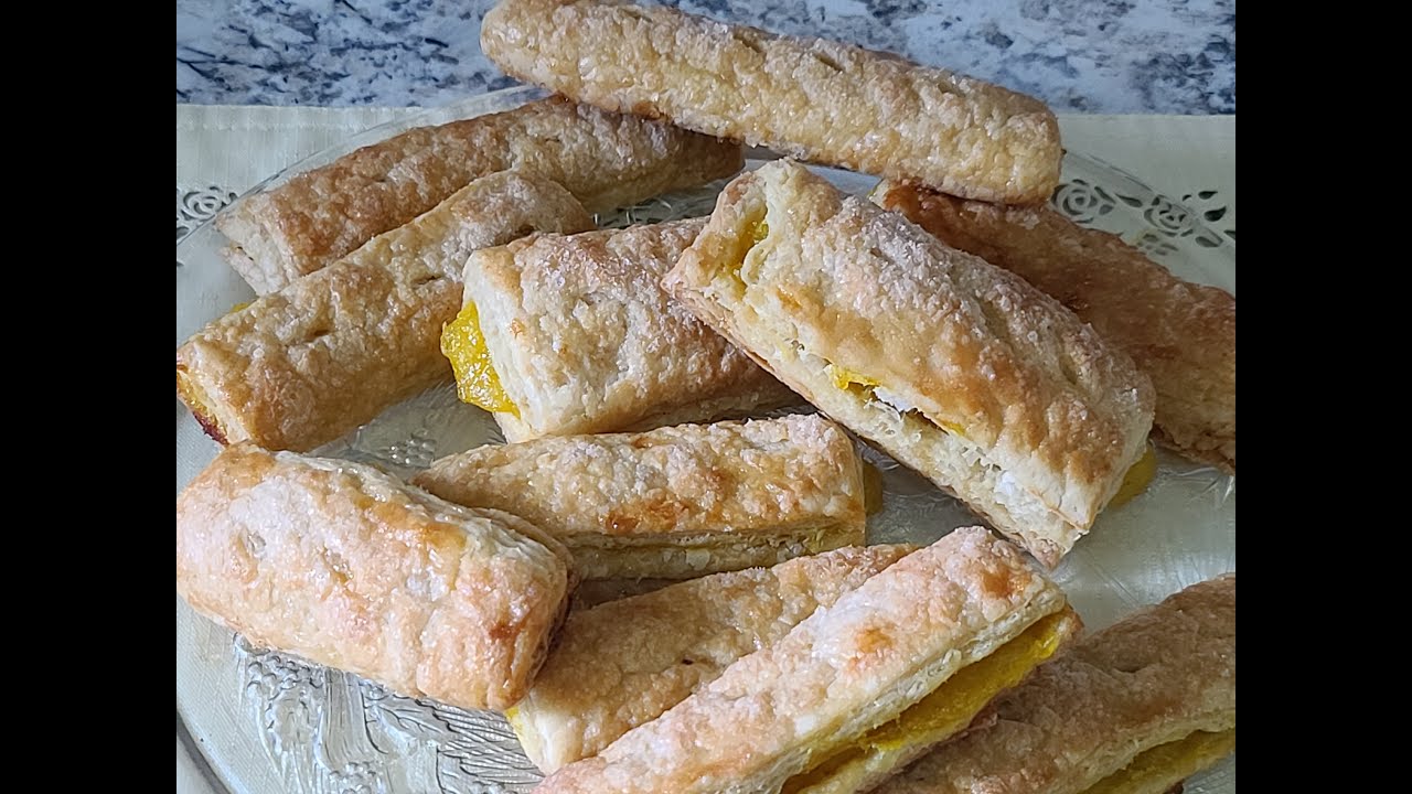 Rollos de hojaldre rellenos de mermelada de piña😍