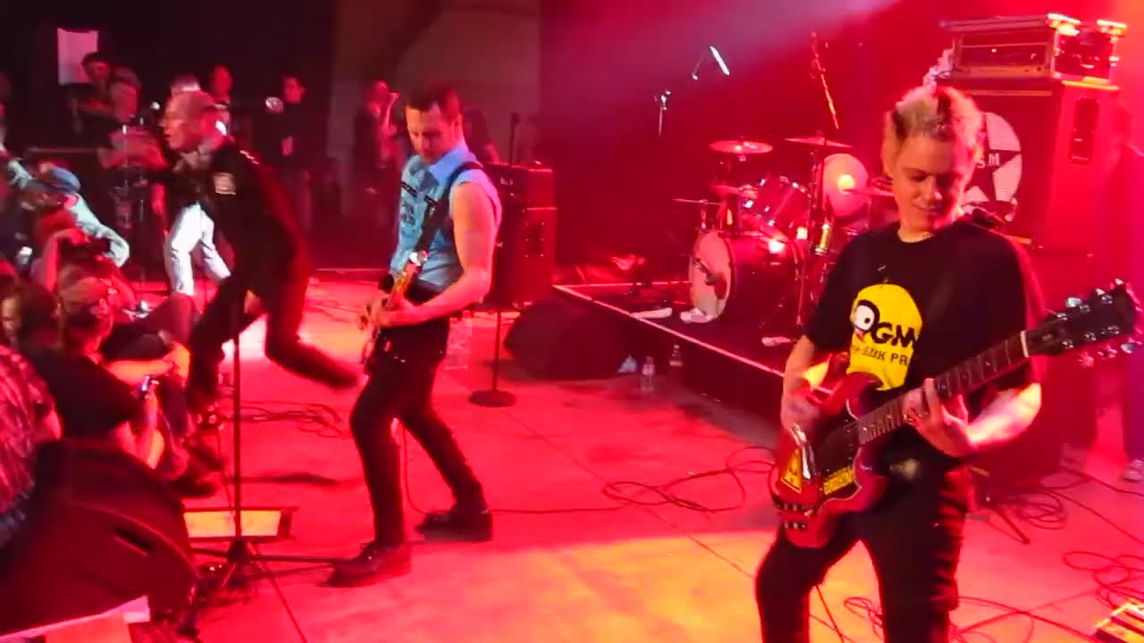 Les Sales Majestés - Les Patrons/ La Révolution (Zikenstock Festival 2013 Cateau-Cambrésis) [HD]