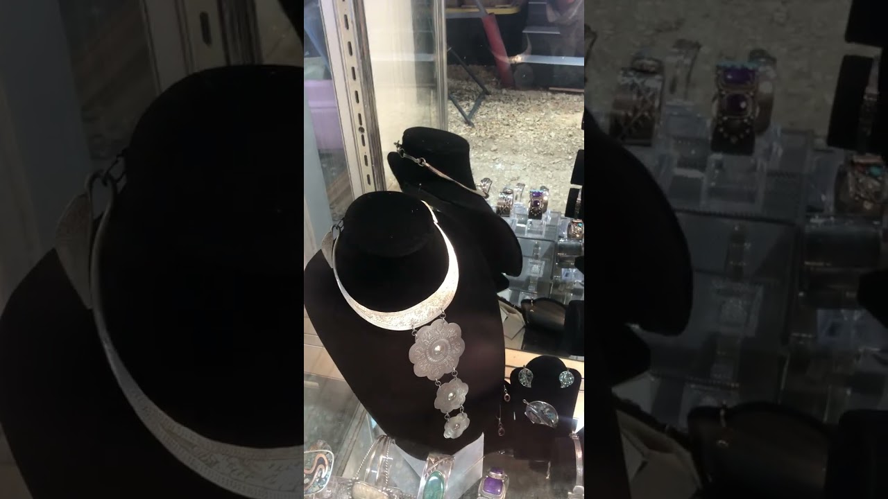 Round top Texas video 19  Antique ￼